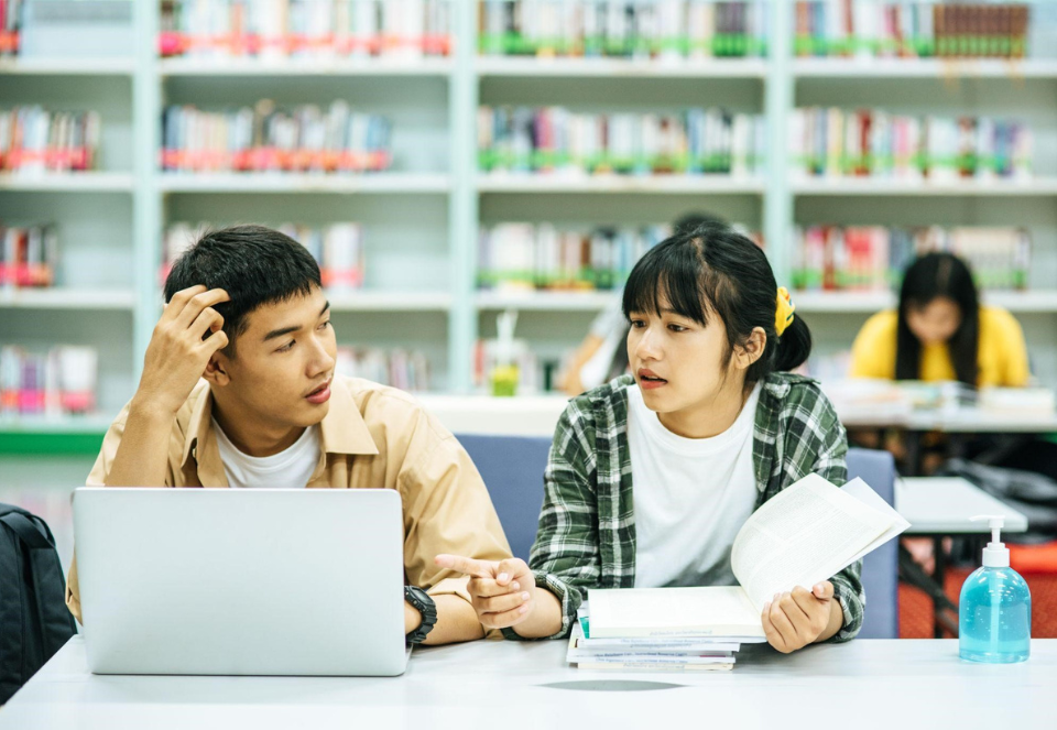 nguoi-ho-tro-nhiet-tinh-dong-vai-tro-quan-trong-on-thi-ielts-cap-toc